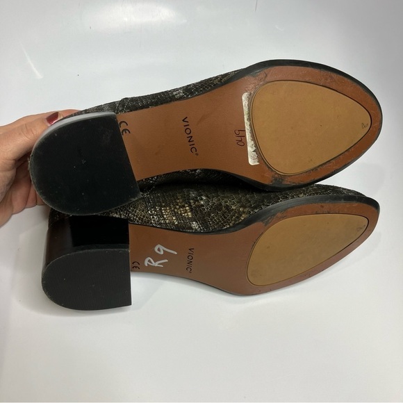 Vionic Kamryn snakeskin print ankle boots comfort shoes size 8 - Picture 8 of 8